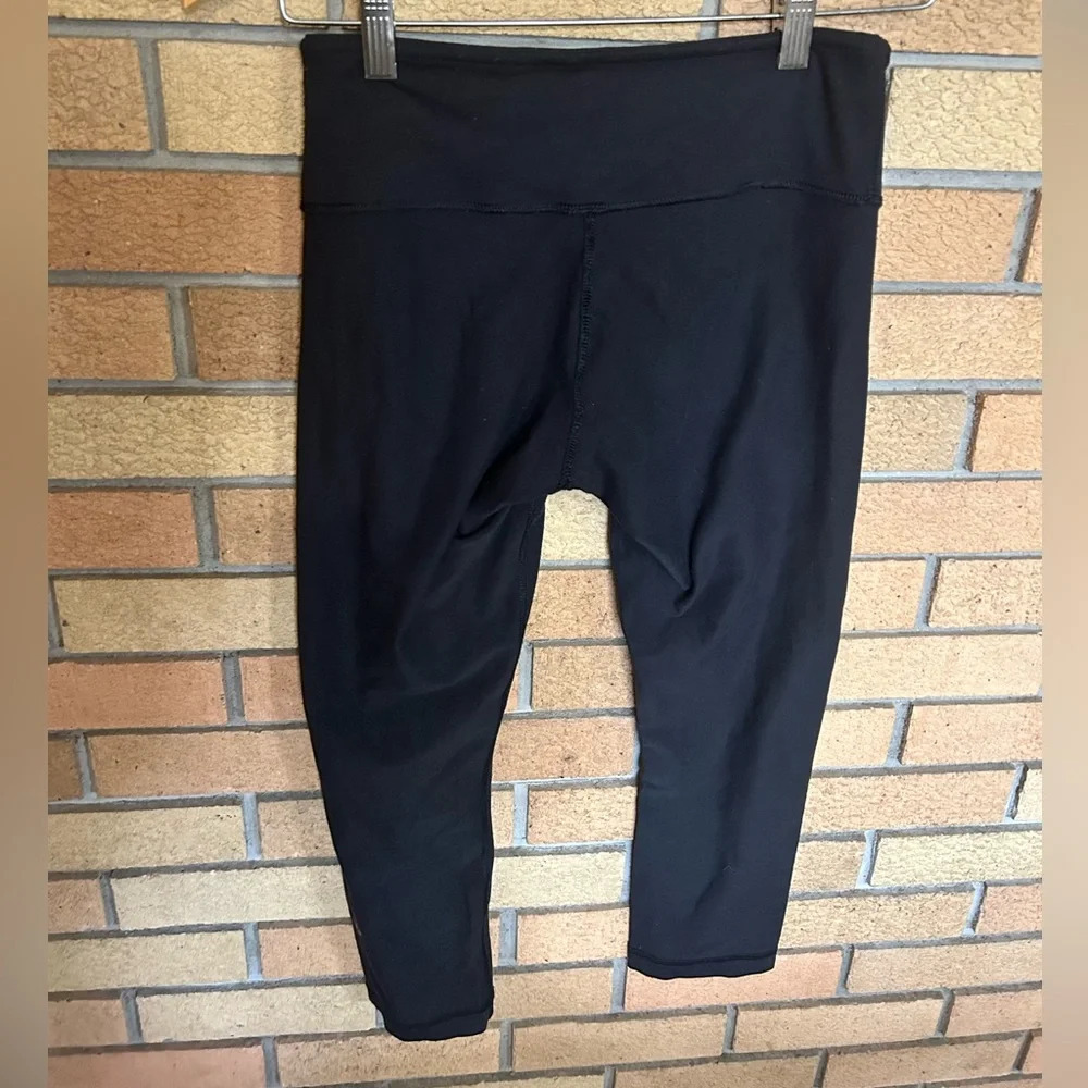 Lululemon Solid Black Straight Leggings Tights Cropped Women’s Size 4